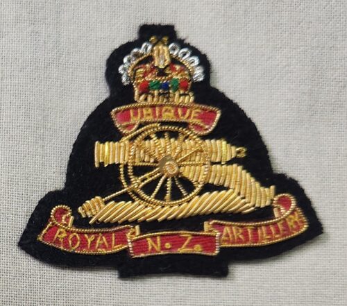 Officers Beret Badge - Kings Crown